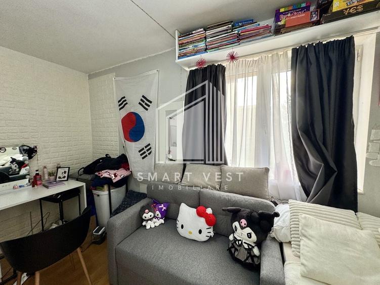 Apartament cu 3 camere semidecomandat în Botizului