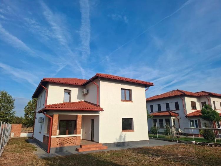 Casă individuală cu 5 camere cu Canalizare în Afumați