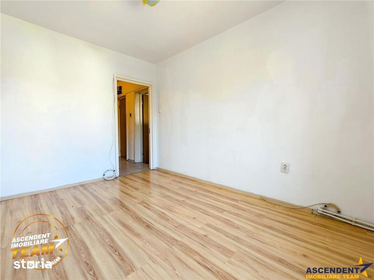 Decomandat pe 3 camere, locatie favorabila, Simeria, Sfantu Gheorghe - 2