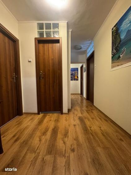 Apartament cu 4 camere decomandat în Ștefan cel Mare