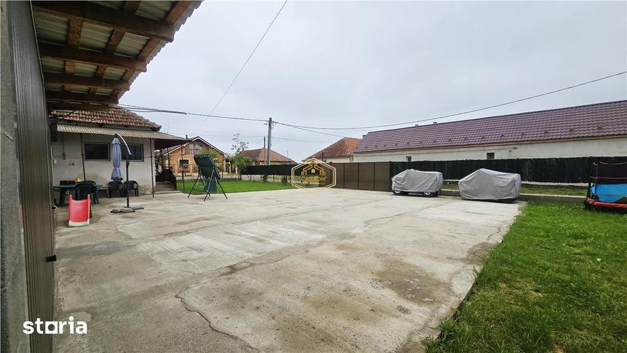Casă cu 2 camere cu Teren 1528 Mp în Central