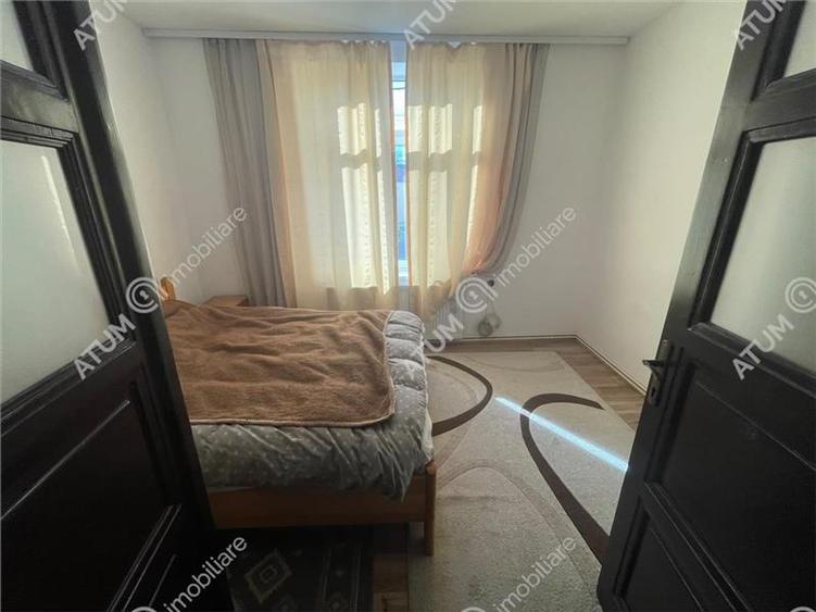Apartament cu 2 camere decomandat, mobilat în Central