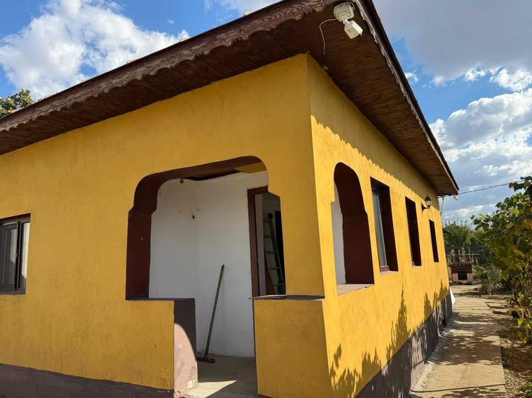 CASA DE VANZARE 3 CAMERE teren 550 mp Simnicu de Sus - 1