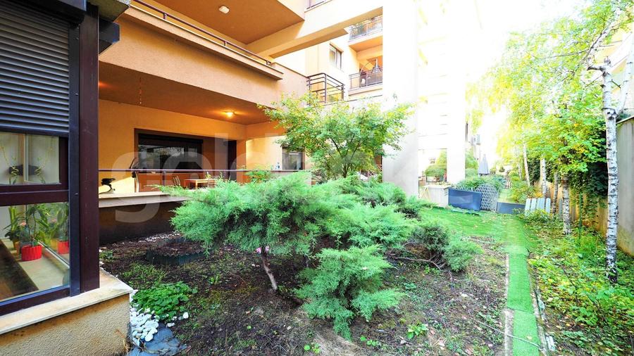 Apartament cu 3 camere semidecomandat în Herăstrău