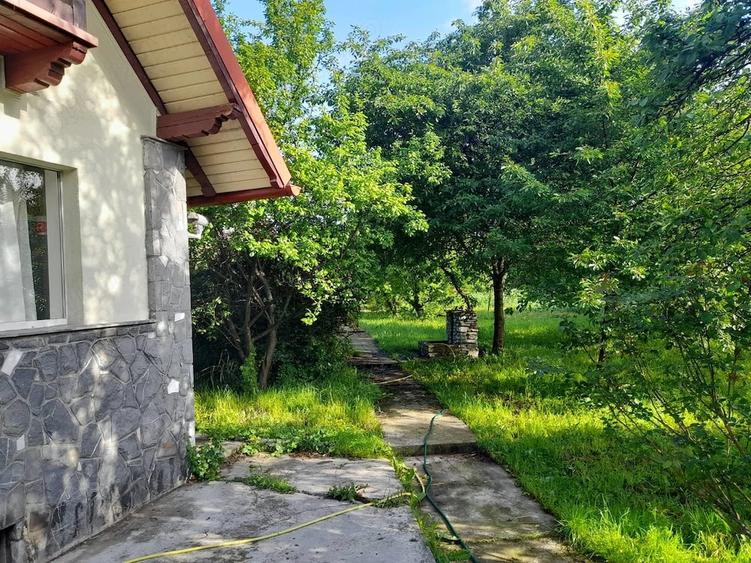 Casă cu 7 camere cu Teren 3000 Mp în Breaza de Sus