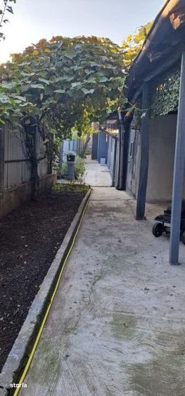 Casă cu 4 camere în Nicolae Bălcescu