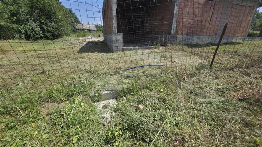 Casă individuală cu 3 camere cu Teren 5314 Mp în Răchitova