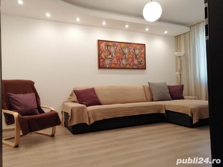 Apartament cu 4 camere decomandat în Apusului