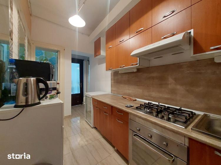 Apartament cu 4 camere, mobilat în Dacia