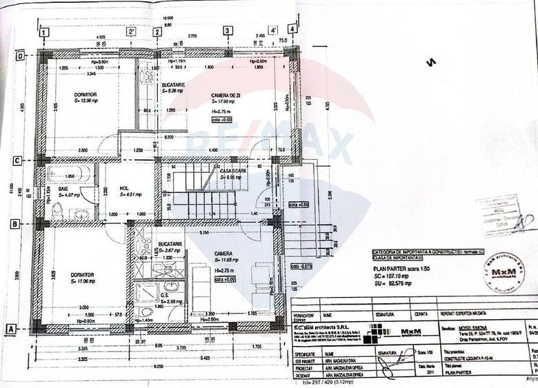 Casă individuală cu 9 camere cu Teren 400 Mp în Est