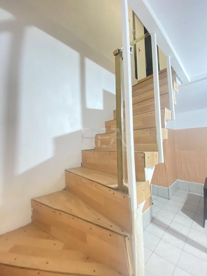 Apartament cu 3 camere semidecomandat în Regina Elisabeta