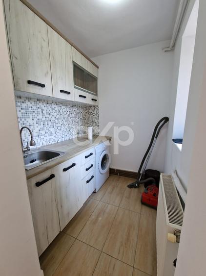 Apartament cu 2 camere semidecomandat, mobilat în Micro 11