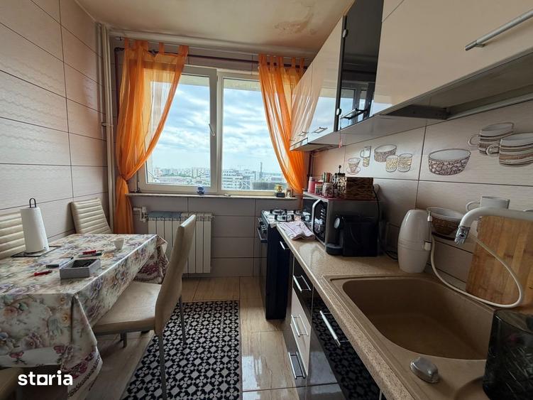 Apartament cu 3 camere în Berceni