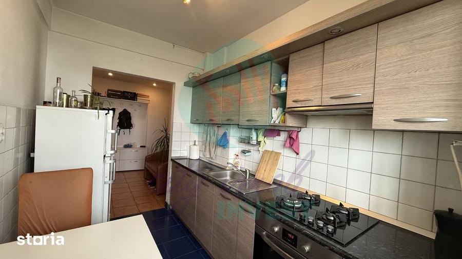 Apartament cu 3 camere semidecomandat, mobilat în Pantelimon