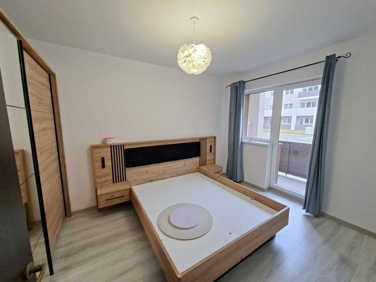 Apartament cu 2 camere semidecomandat, mobilat în Sânpetru