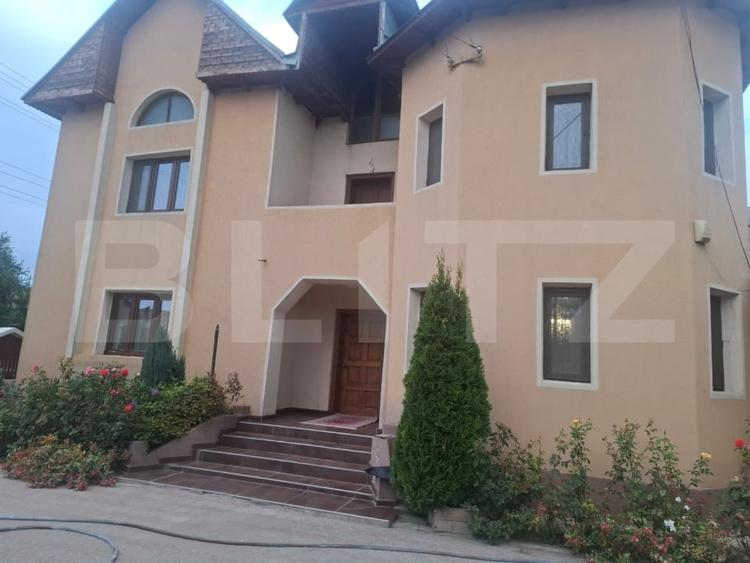 Casă individuală cu 12 camere cu Canalizare în Lungulețu