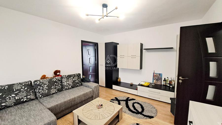 Apartament cu 2 camere semidecomandat, mobilat în Bumbești-Jiu