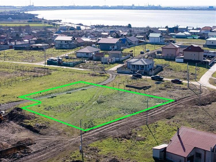 Teren Construcții intravilan de 615 mp, în Corbu