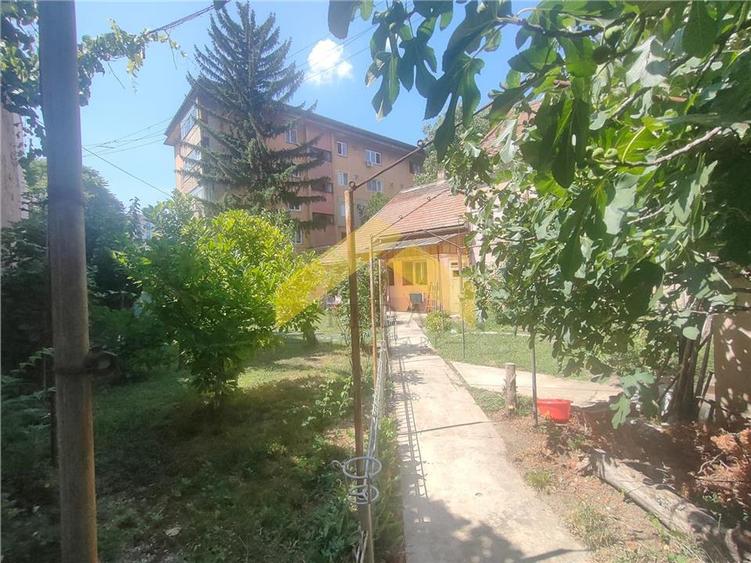 Casă individuală cu 5 camere cu Garaj în Ultracentral