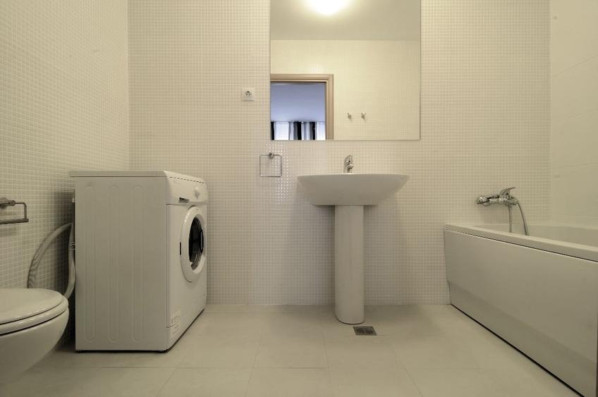 Apartament cu 2 camere semidecomandat, mobilat în Băneasa
