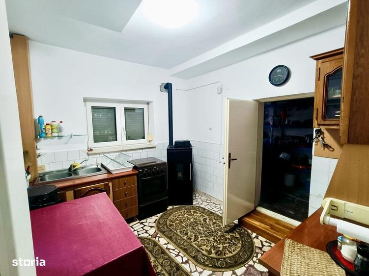 Casă cu 4 camere în Ștefănești