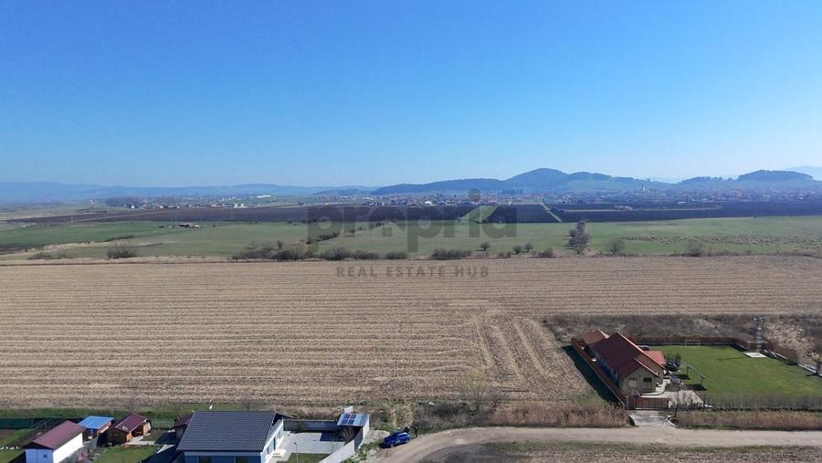 Teren agricol extravilan de 6400 mp, în Sânpetru