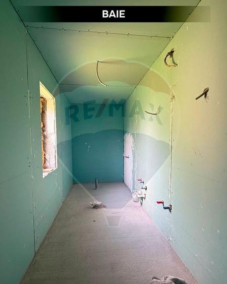 Casă individuală cu 2 camere cu Teren 2628 Mp în Hovrila