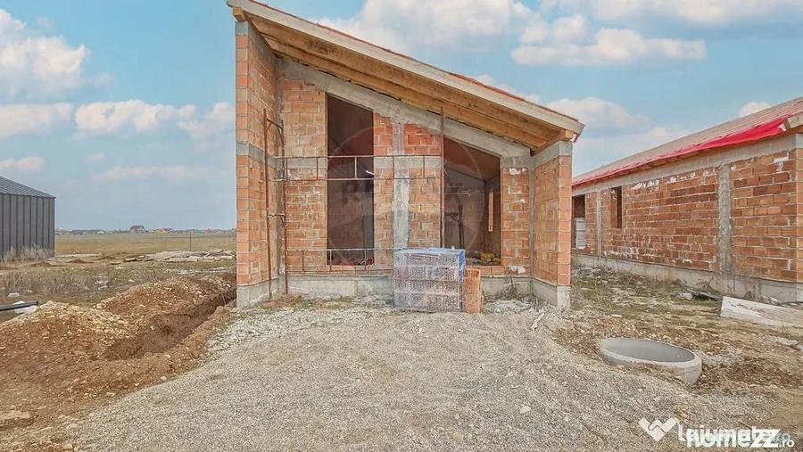 Casă cu 3 camere cu Teren 357 Mp în Hărman