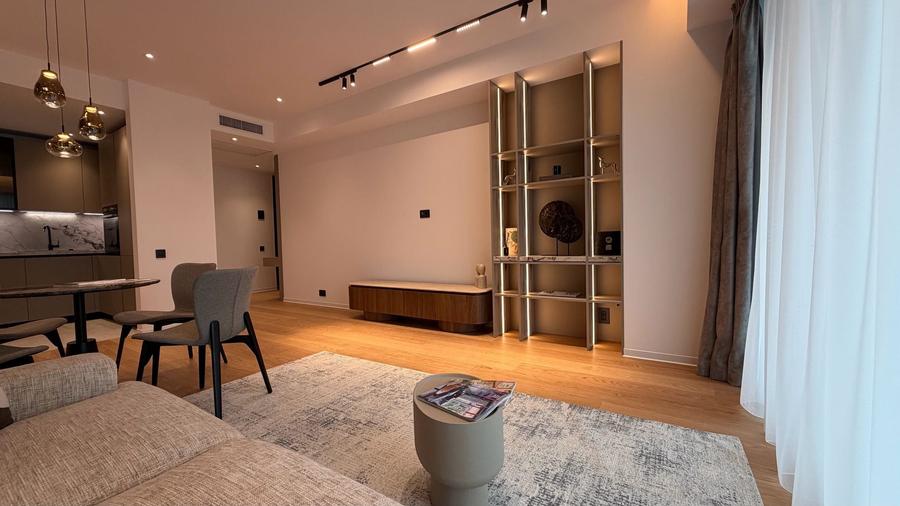 Apartament cu 3 camere semidecomandat în Floreasca