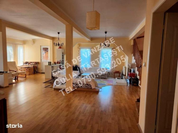 Casă cu 4 camere cu Teren 560 Mp în Gulia