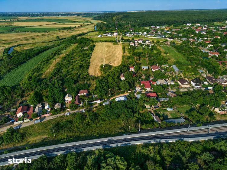Teren de 2253 mp, în Comana