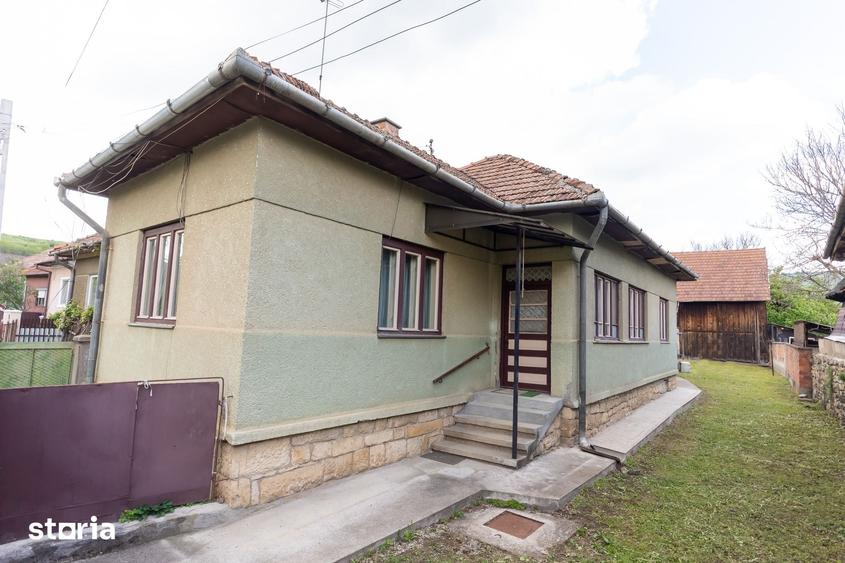 Casă cu 3 camere cu Teren 1500 Mp în Căpușu Mare