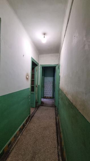 Apartament cu 4 camere decomandat în Calea Victoriei