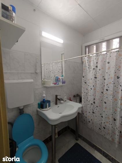 Apartament cu 3 camere semidecomandat în Tomis I