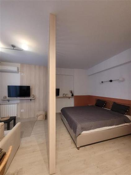 Apartament cu 2 camere decomandat, mobilat în Central
