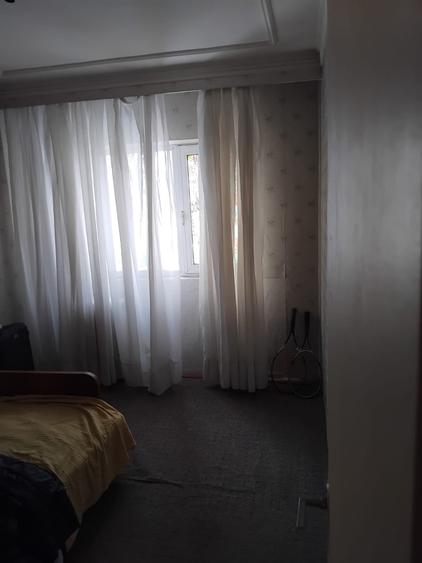 Apartament cu 4 camere decomandat în Casa de Cultură