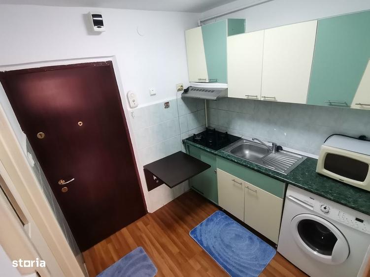 Garsonieră decomandată, mobilată în Noua
