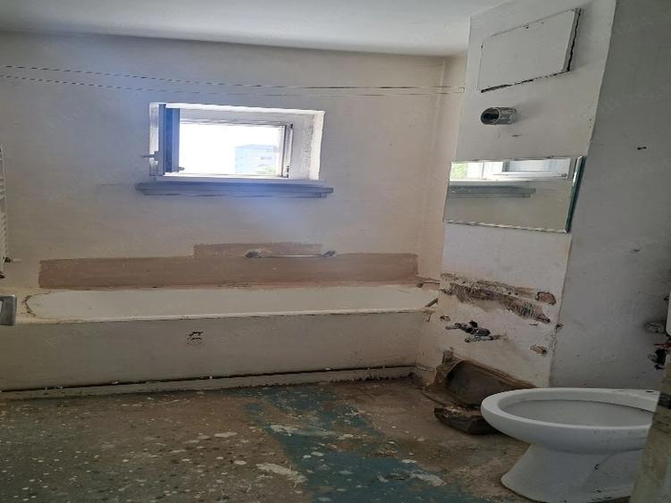 Apartament cu 2 camere semidecomandat în Aradului