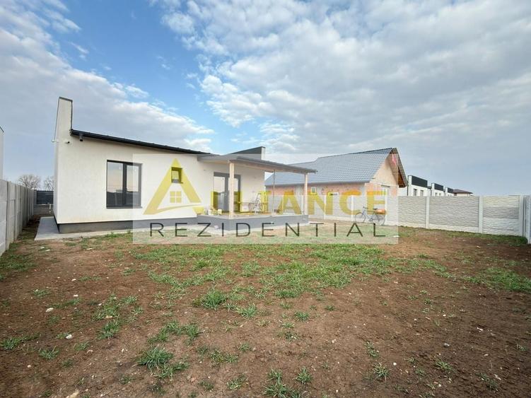 Casă individuală cu 3 camere cu Canalizare în Berceni