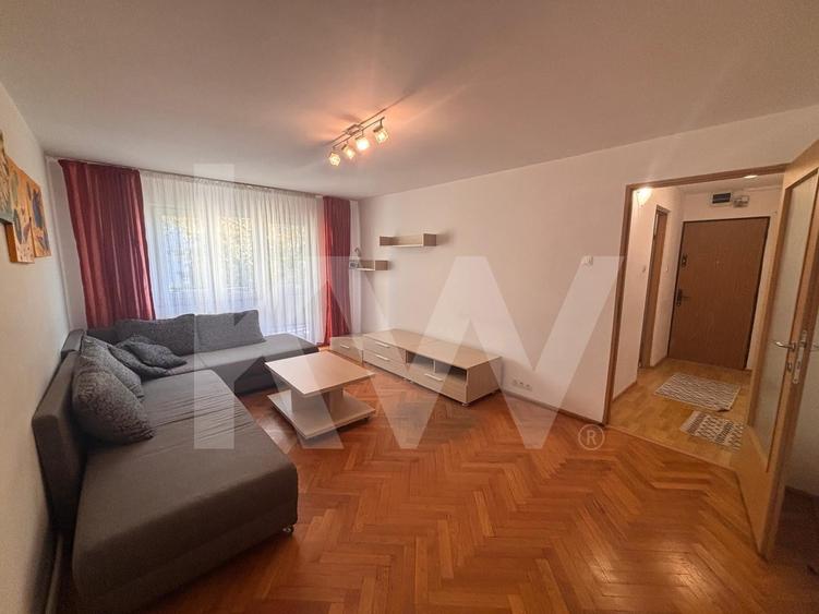 Apartament cu 3 camere decomandat, mobilat în Central