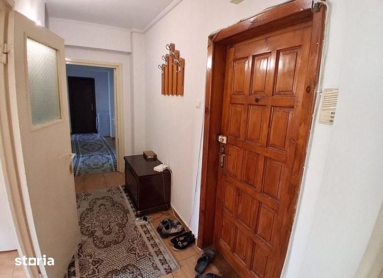 Apartament cu 3 camere decomandat în Centru Civic