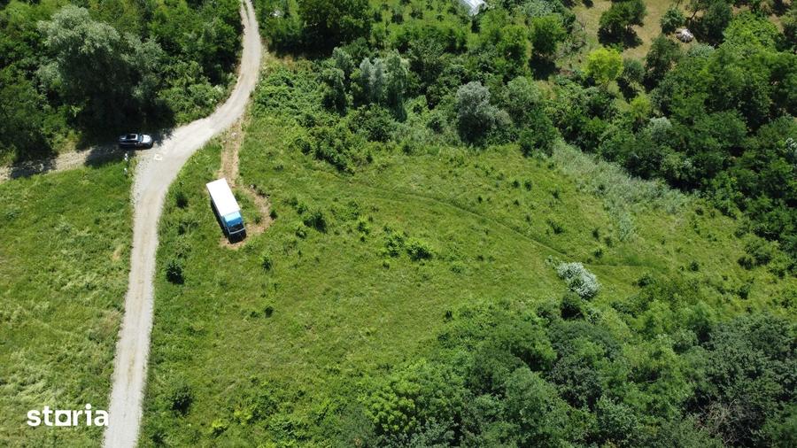 Teren de 5681 mp, în Vlădești