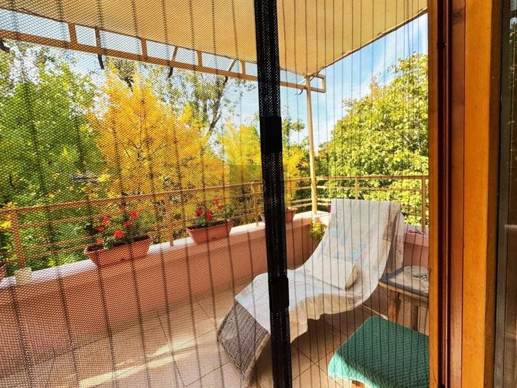 Apartament cu 10 camere decomandat în P-ța Dorobanți