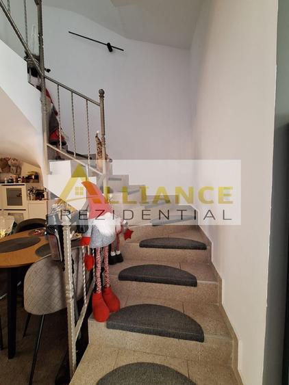 Casă individuală cu 4 camere cu Canalizare în Central