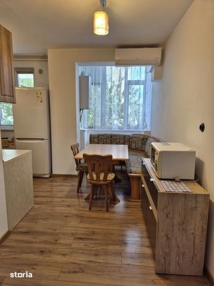 Apartament cu 4 camere în Progresul