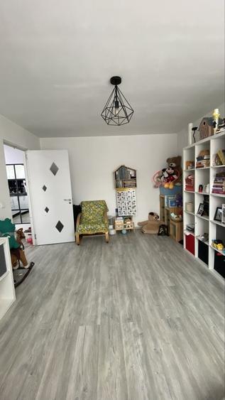 Apartament cu 2 camere decomandat în Calea București