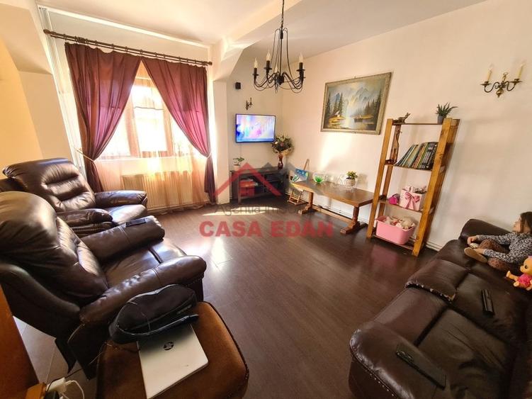 Casă individuală cu 5 camere cu Canalizare în Central