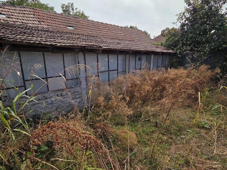 Casă individuală cu 3 camere cu Teren 1000 Mp în Preajba
