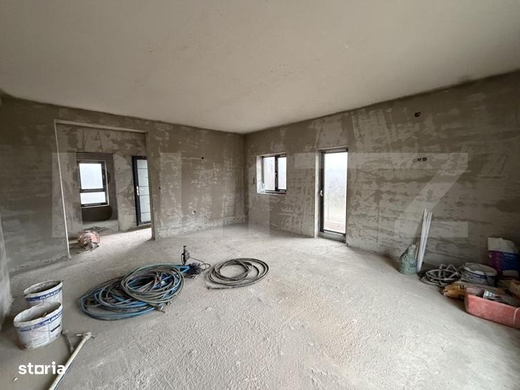 Apartament cu 4 camere decomandat în Stana