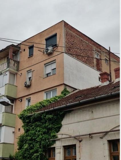 Garsonieră decomandată în Central